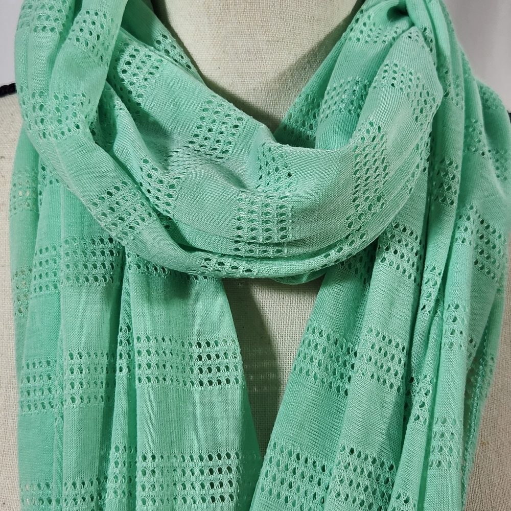 Lightweight Infinity Scarf - Picture 2 of 6